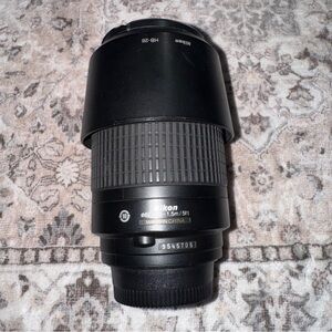 Nikon AF Nikkor 70-300mm 1:4-5.6 G Telephoto Zoom Lens in EX+ Cond!